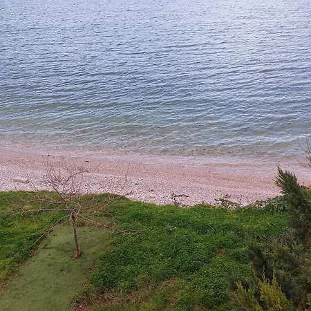 Aqua شقة لوترا أوراياس إلينيس